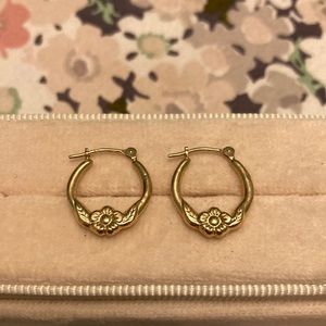 Women’s Kay jewelers 24k gold flower hoop earrings